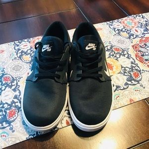 Men’s Nike SB Shoe